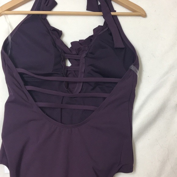 ❗️SOLD❗️NWT Gorgeous ruffled halter swimsuit - Picture 4 of 8